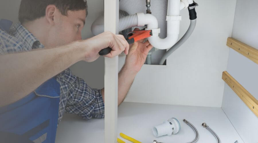 Professional expert plumbing services in Floyds Knobs, IN